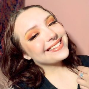 Meet your Posher, Alexyss